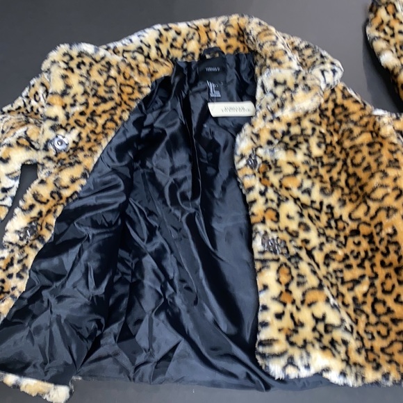 NWT Forever 21 Faux Fur Leopard Coat - Picture 4 of 7